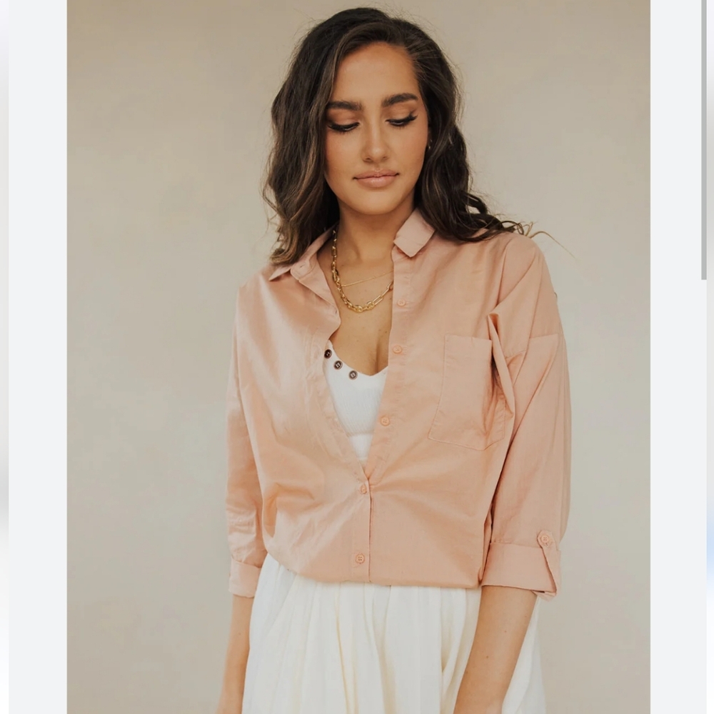 🎉3 For $15.....100% cotton Soho Button Down Shirt Peach Size Medium/large